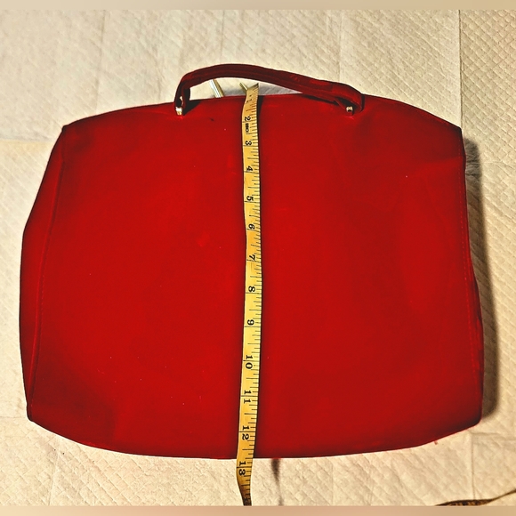 Estee Lauder Red Velvet Cosmetic 2020 Train Case Zipper - Picture 5 of 9